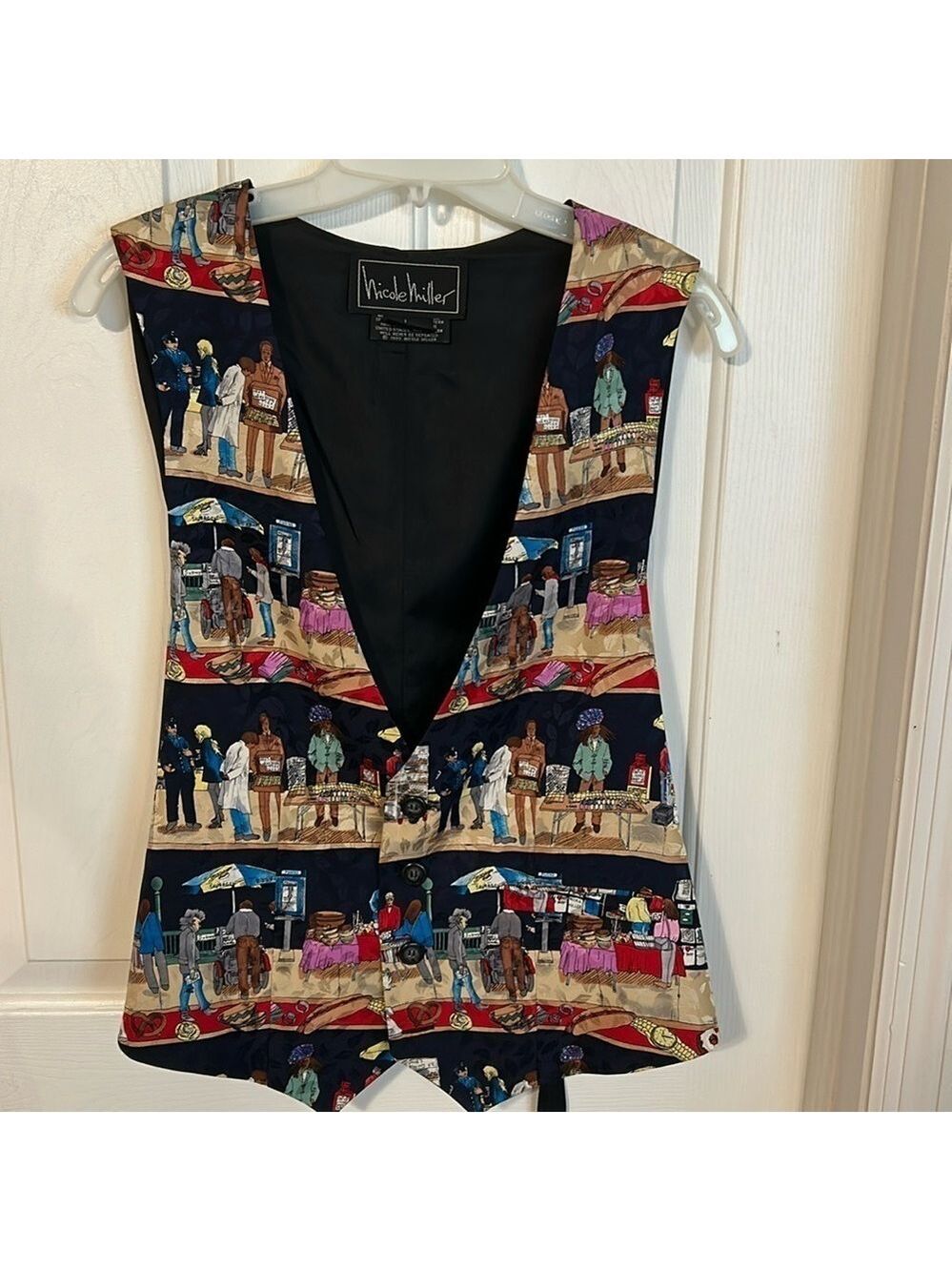 Nicole Miller vintage graphic vest, size L. 1 front pocket, cinch belt in back